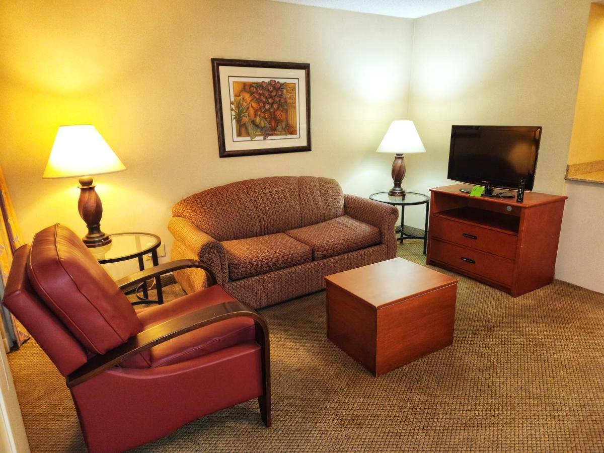 Hotel La Quinta By Wyndham Appleton College Avenue Exterior foto