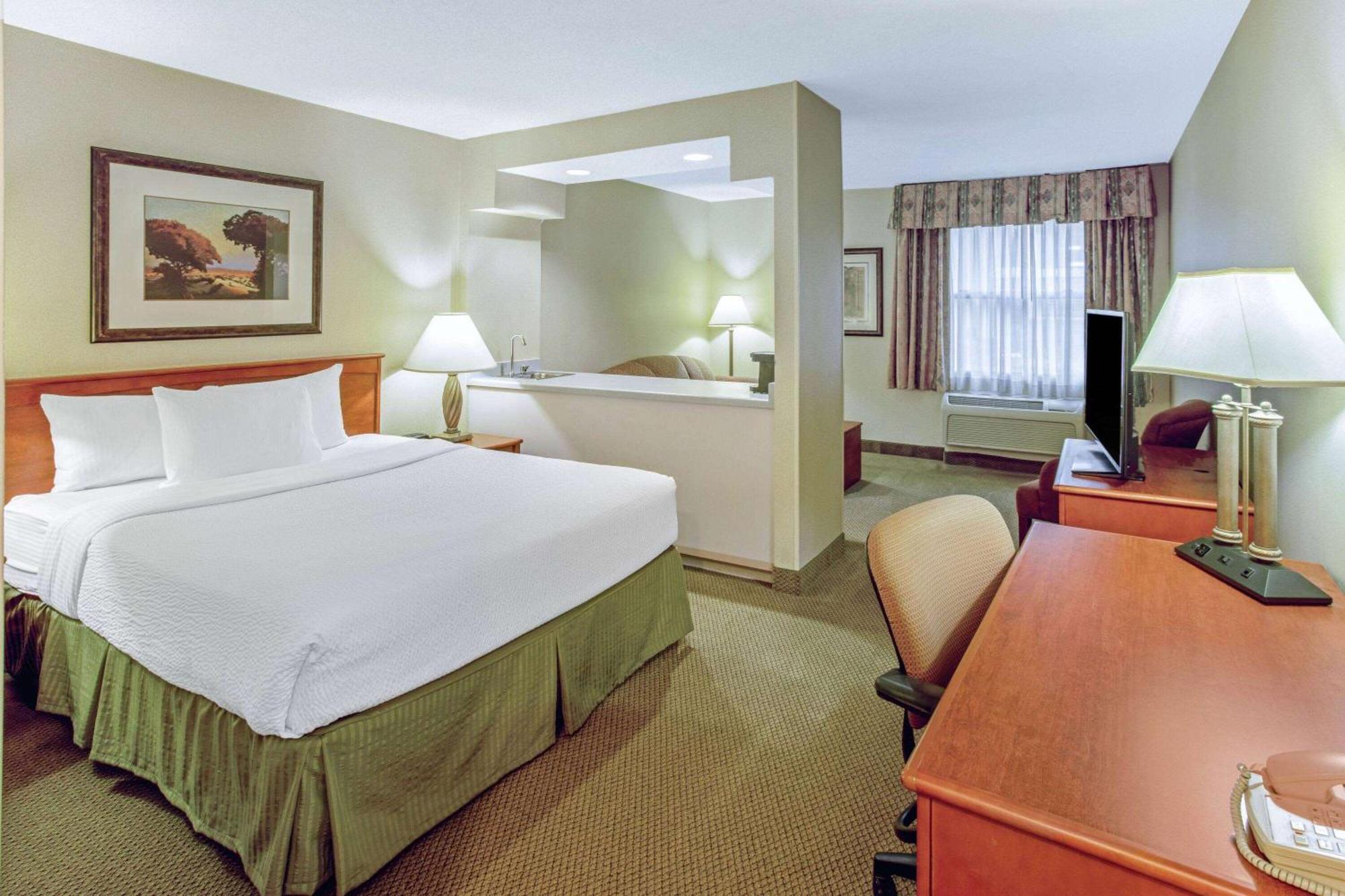 Hotel La Quinta By Wyndham Appleton College Avenue Exterior foto